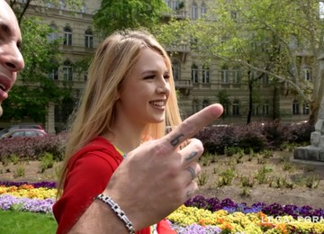 Прелепа плавуша јебана