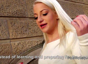 Hungarian Voyeur, Bts