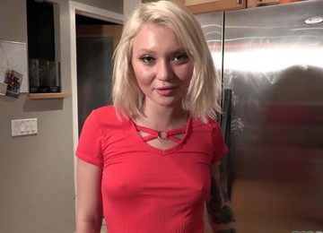 Blonde Girlfriend Dakota Skye Knows How To Make Her Boyfriend Hard