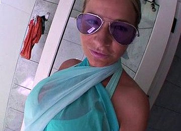 NICOLE24 - Take A Shower In Pantyhose And Heels And Give A Blowjob!