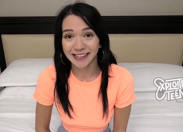 Brunette Teen Uses Her Mouth For Its Intended Purpose