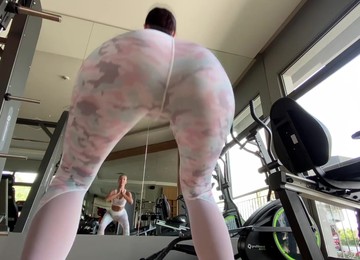 Phat Ass MILF Wants To Put It All In Her Mouth