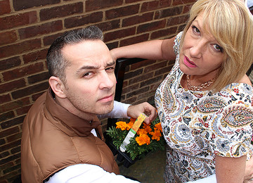 Naughty British Housewife Fucking And Sucking - MatureNL