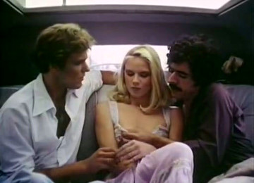 Horny Dude Fucks Big Tits That Belongs To Bosomy Classic Bitch