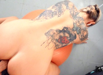 Jordi El Nino Polla Fucks Inked Booty MILF