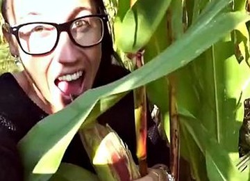 ANAL FUCK IN THE CORN FIELD! Skinny German Kinky Bitch Insertion