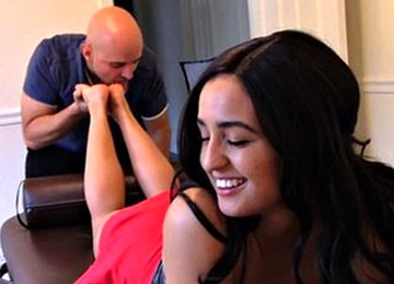 Vixys Oiled Up Foot Massage