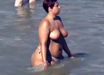Bbw On The Beach